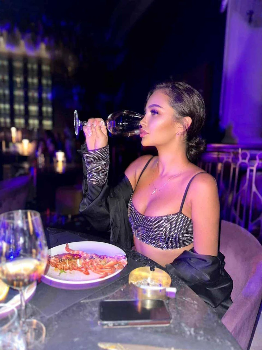 Ali  escort in Dubai