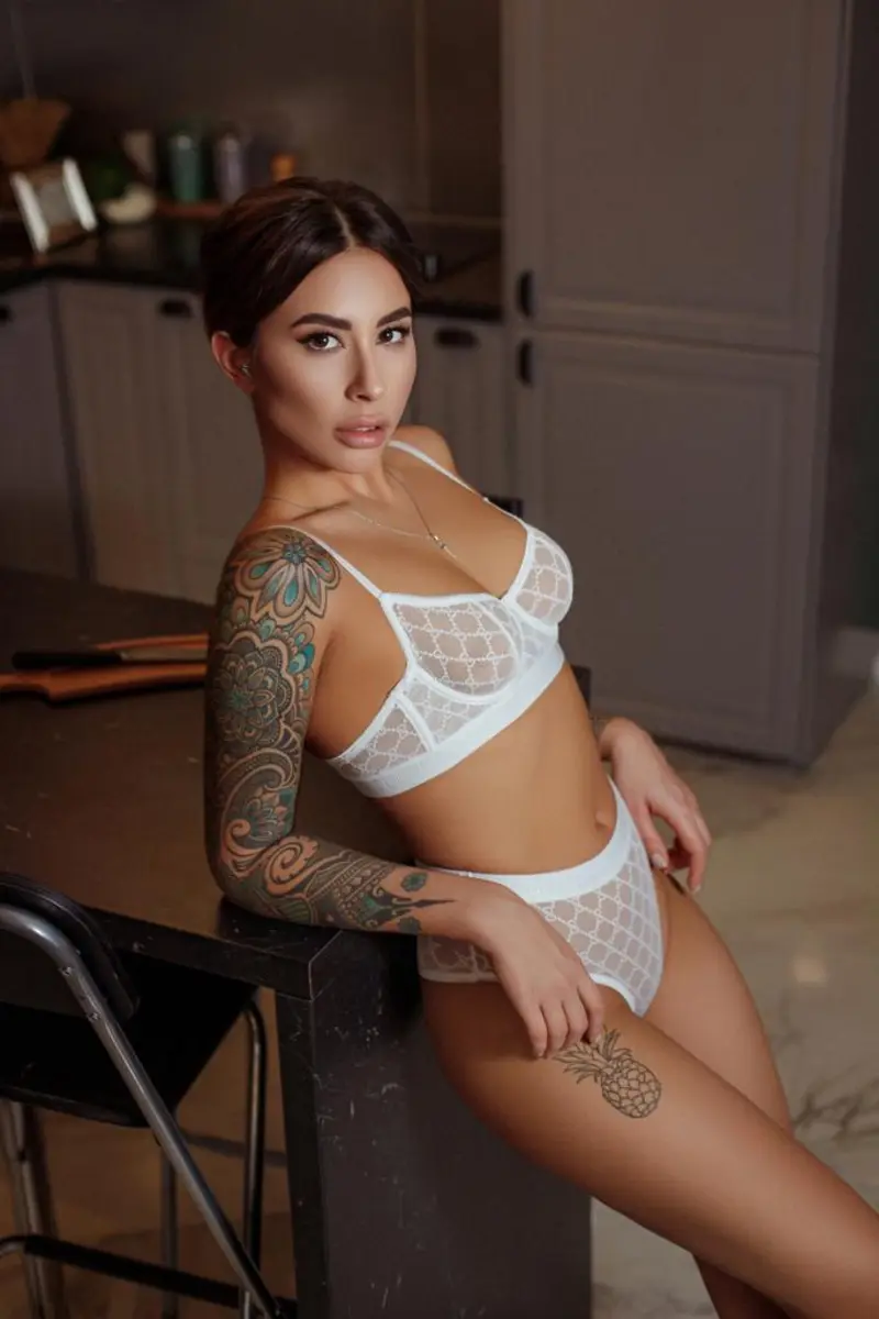 Alisha escort in Dubai