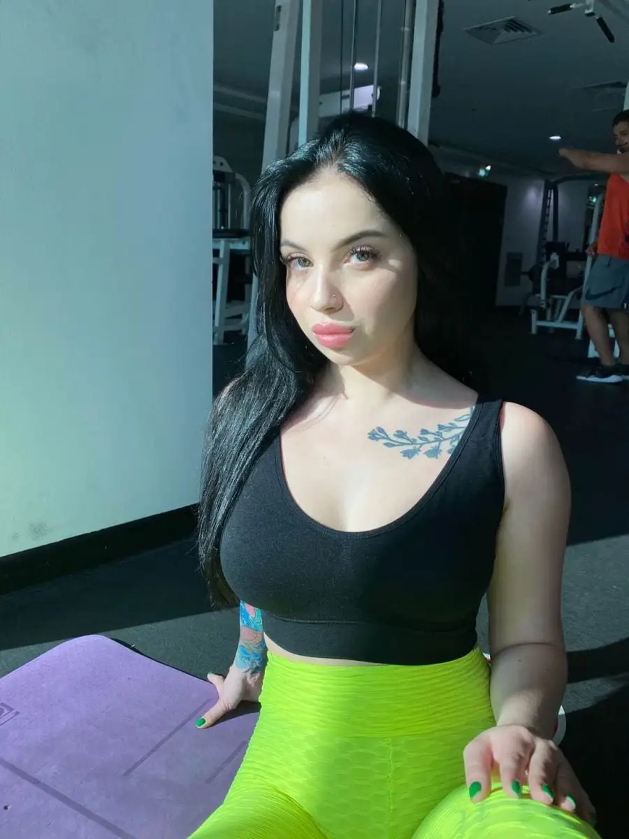 Luna escort in Dubai